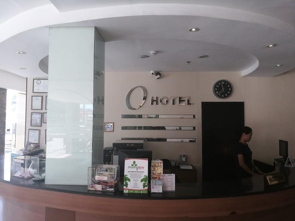 O Hotel Bacolod Exterior foto