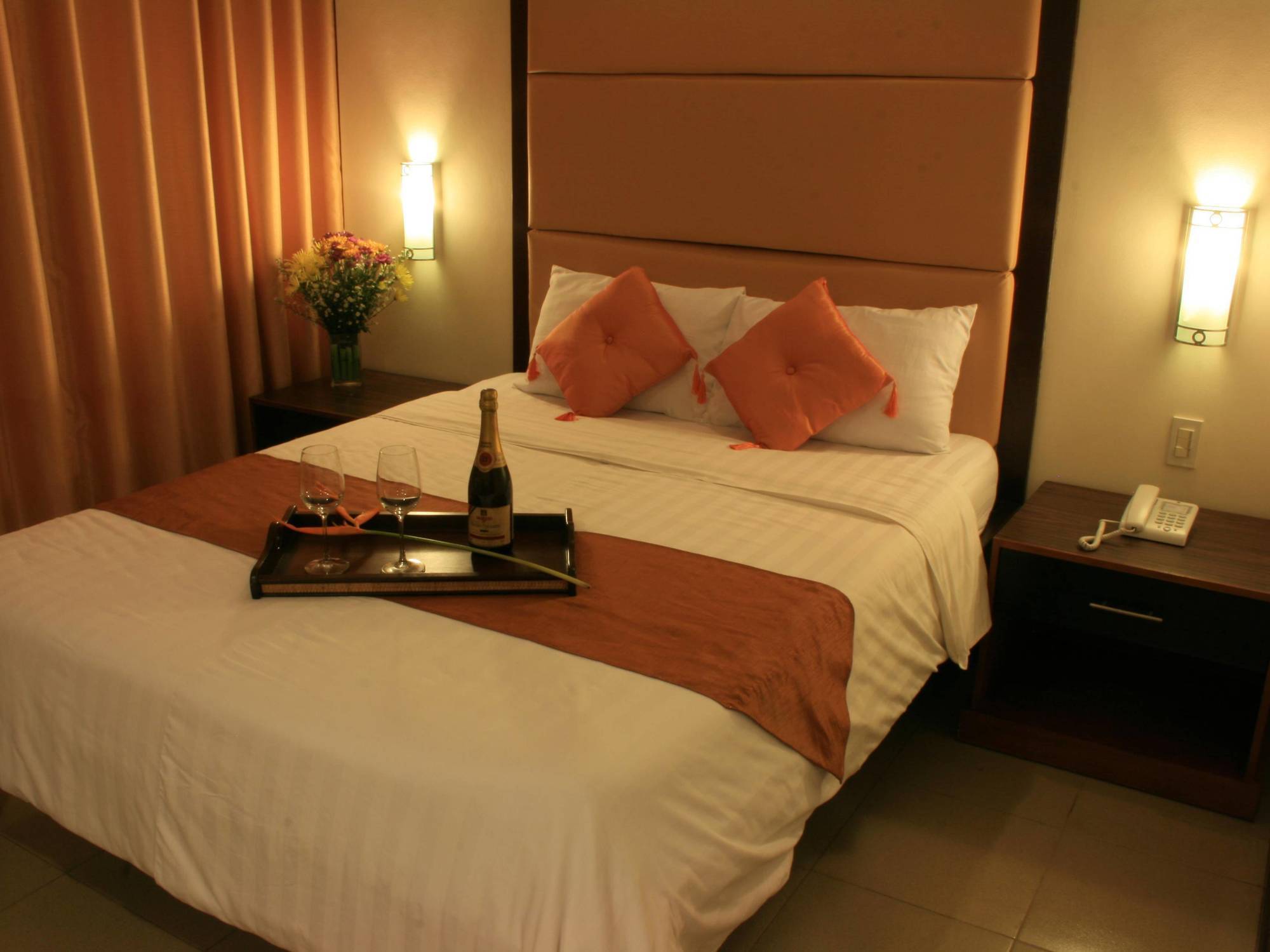 O Hotel Bacolod Exterior foto